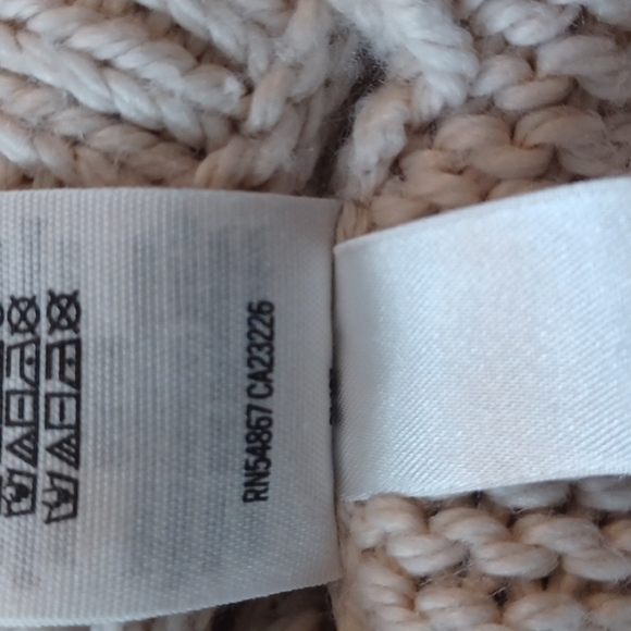 Pink Victorias Secret sweater. Size small. Oatmeal colored v neck cableknit type - Picture 12 of 12